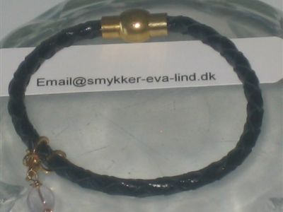 armbnd i lder med magnetls og smykke